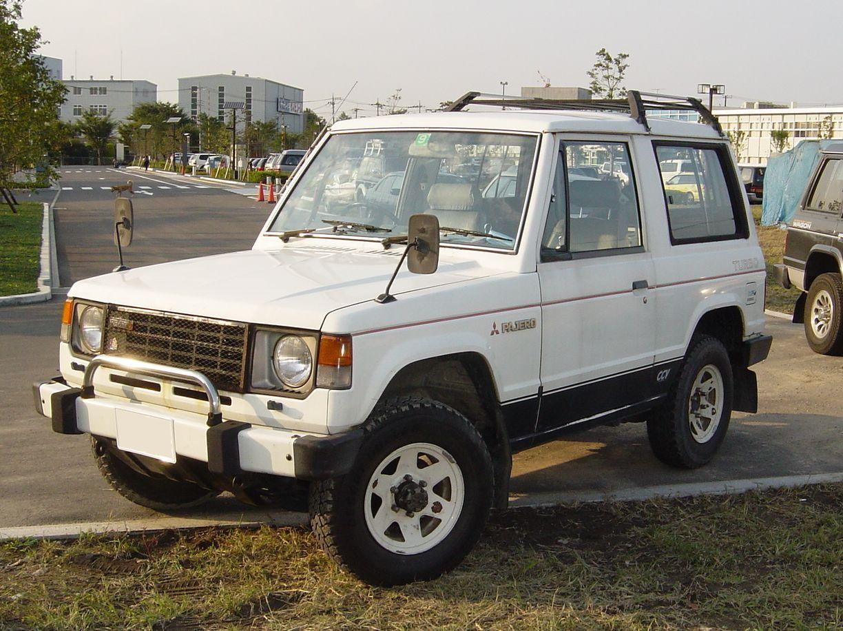 Mitsubishi_Pajero_LF.jpg