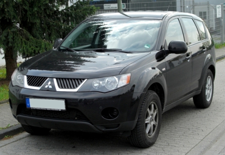 Mitsubishi_Outlander_II_front_20100509.jpg