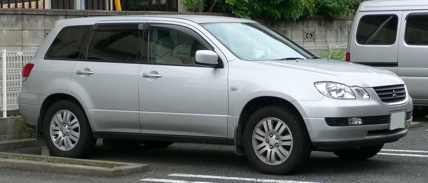 2001_Mitsubishi_Airtrek_01.jpg