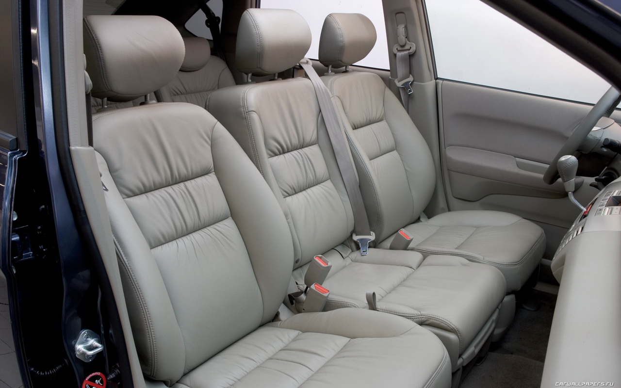 Honda-FR-V-2005-1280x800-006.jpg
